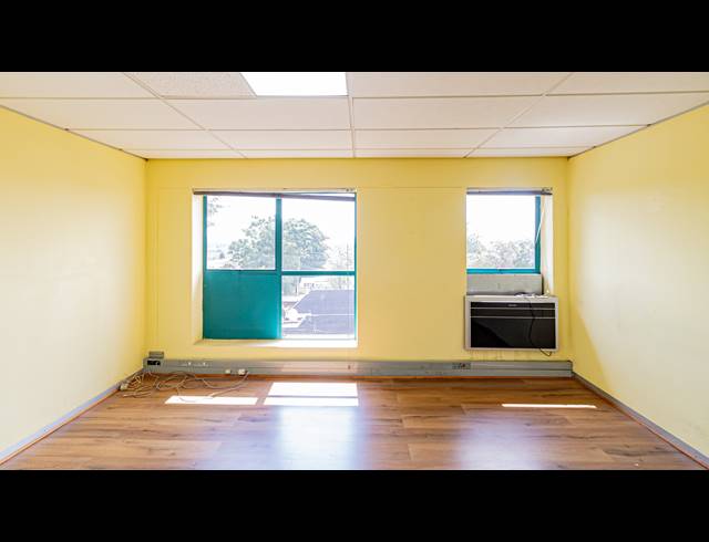212M² OFFICE TO LET IN FERNDALE
